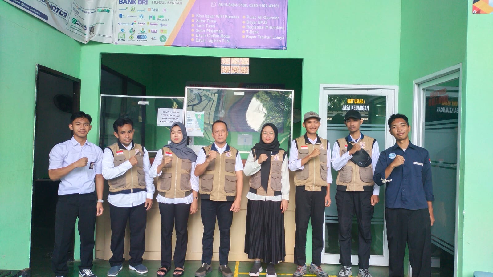Foto Bersama Tim BUMDes Munjul Berkah